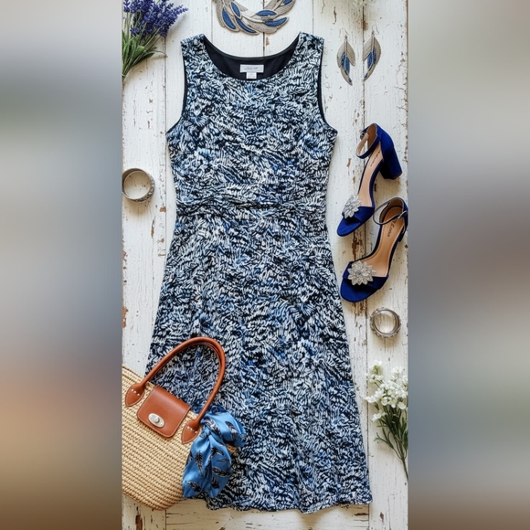 Dress - Picture 15 of 15